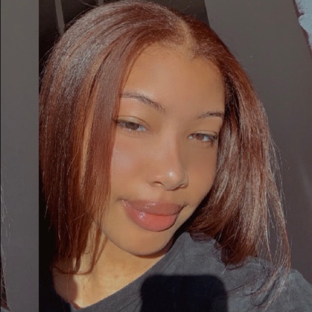Meet your Posher, Nia